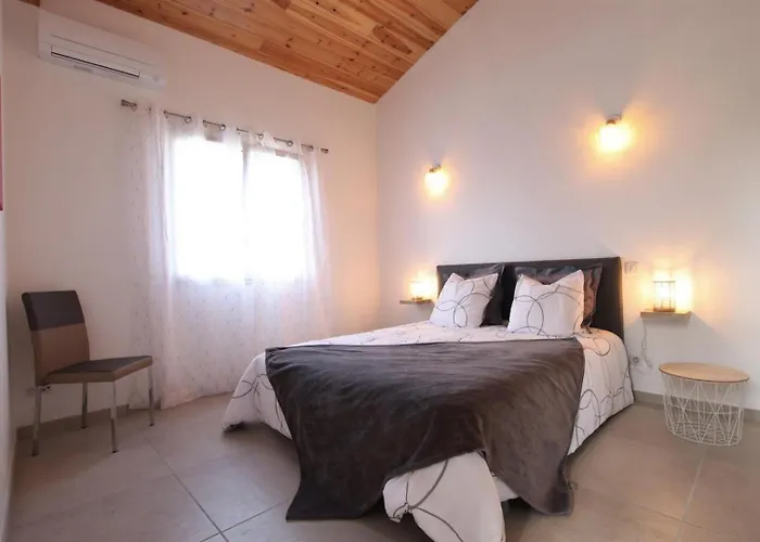 بيت للعطل Joanesenea Bi *