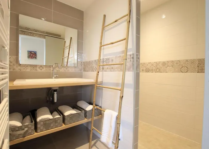 Joanesenea Bi Souraïde