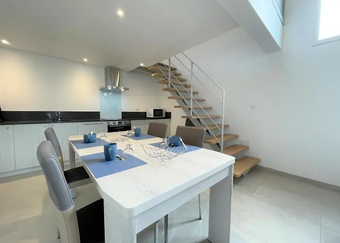 Joanesenea Bi بيت للعطل *